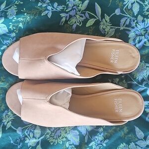 Eileen Fisher Katniss Peep Toe Bock Heel Mule (Women)